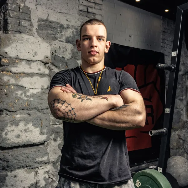 Артём Беляев — тренер по HIIT и функциональному тренингу студии ТЕМП